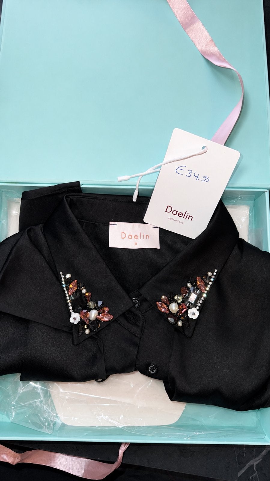Daelin Zwarte Kraag met Siersteentjes, Ophalen, Nieuw, Maat 38/40 (M), Zwart