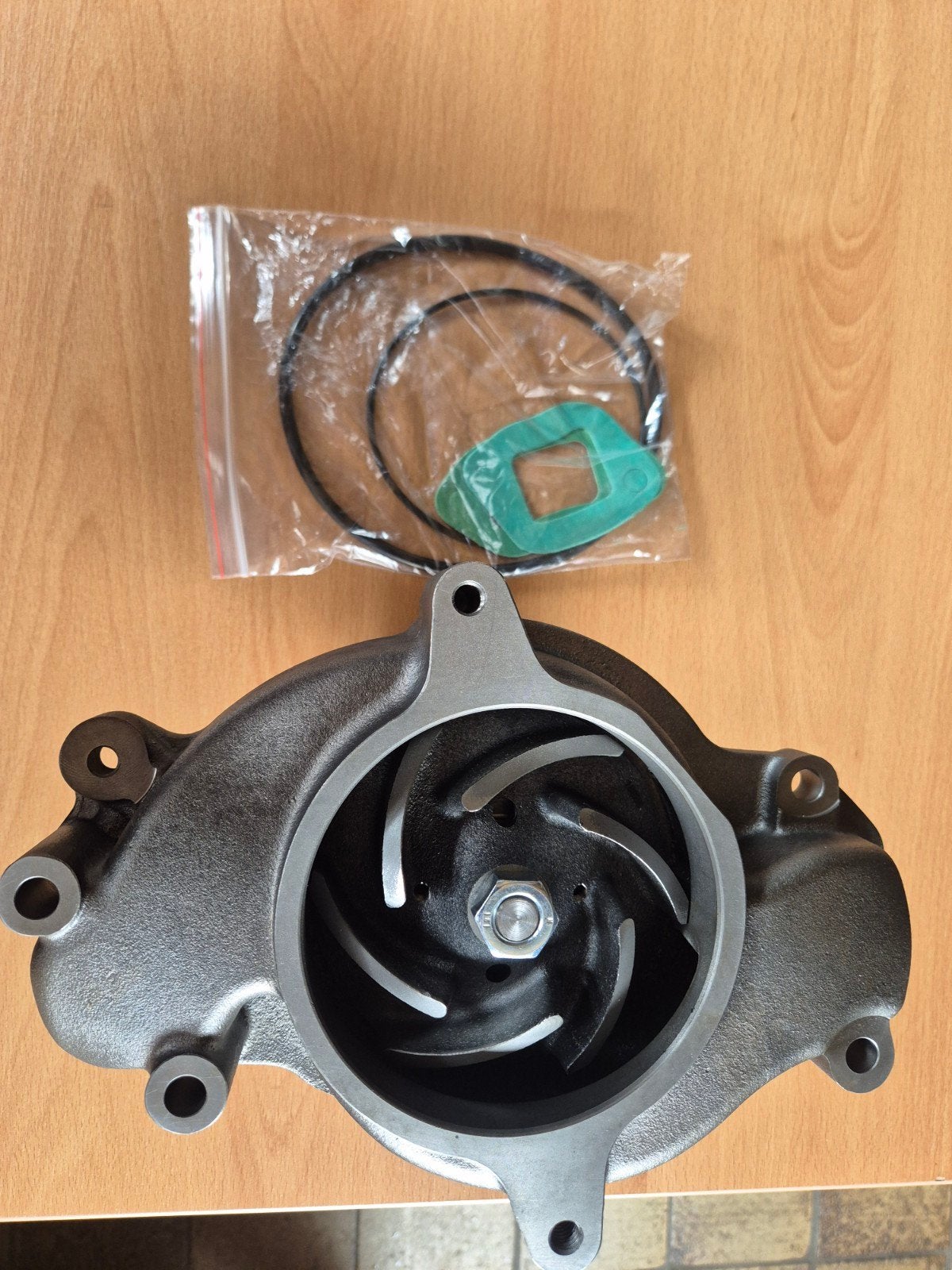 Waterpomp Scania 142/143, Ophalen, Nieuw, Scania
