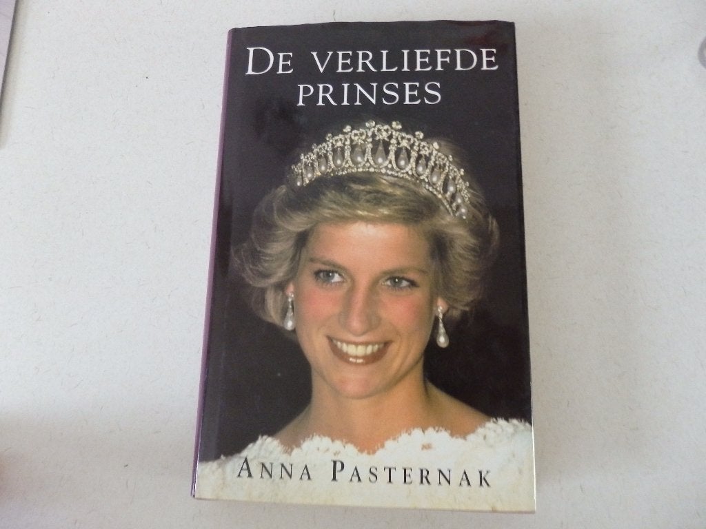 De verliefde prinses Diane, Ophalen of Verzenden, Zo goed als nieuw, Buitenland, Tijdschrift of Boek