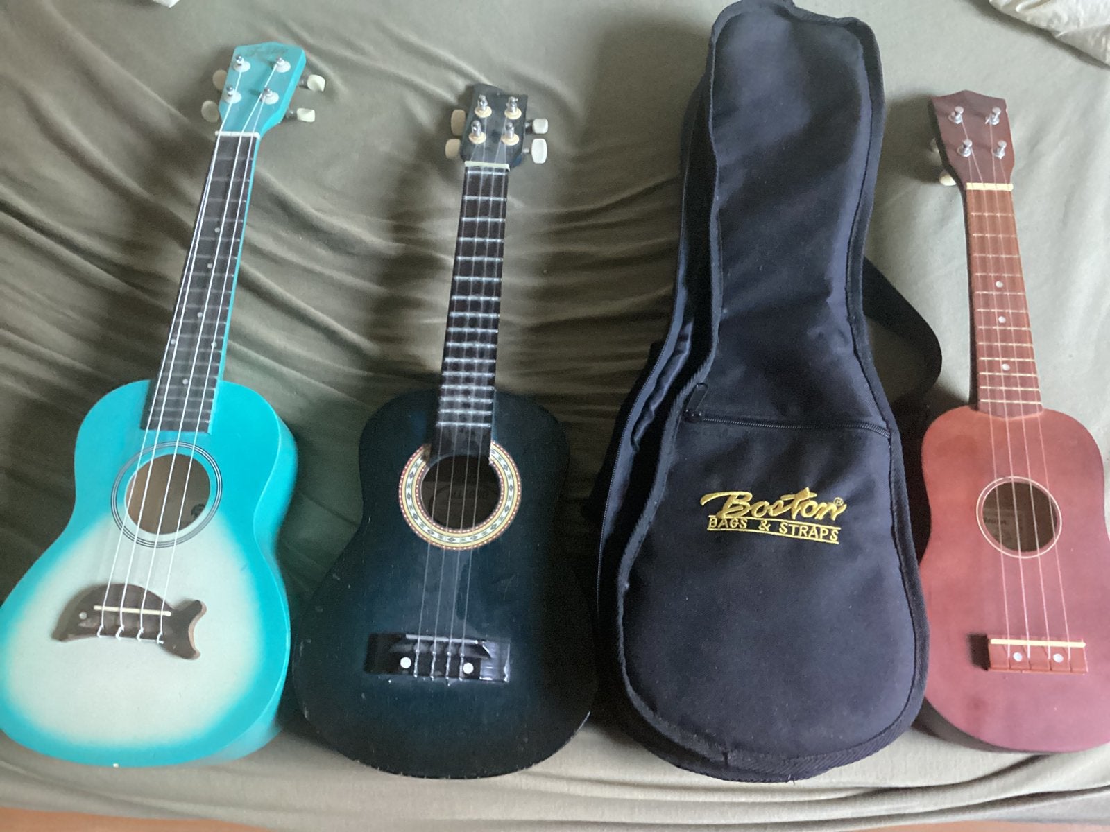 3 Ukeleles boekje en tas niet opgestuurd, Muziek en Instrumenten, Snaarinstrumenten | Overige, Ophalen, Gebruikt, Ukelele