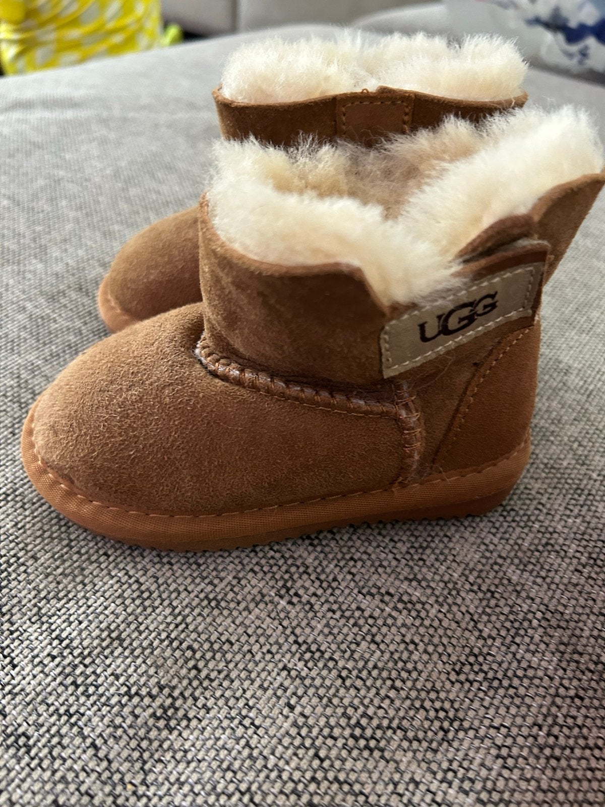UGG en Vans babyschoentjes, Ophalen of Verzenden, Zo goed als nieuw, Jongen of Meisje, Laarzen
