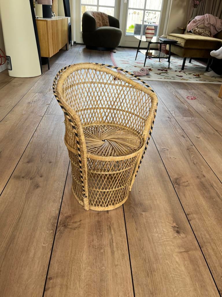 Rotan kinderstoel, Huis en Inrichting, Ophalen of Verzenden, Zo goed als nieuw