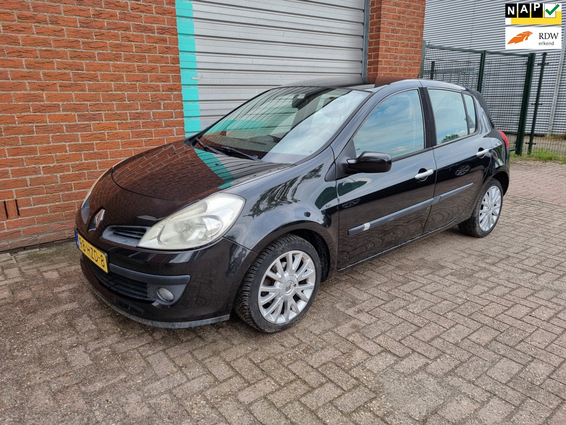 Renault Clio 1.2 TCE Collection 5-Drs Airco! Bj:2009 NAP!, Voorwielaandrijving, Gebruikt, 4 cilinders, Zwart