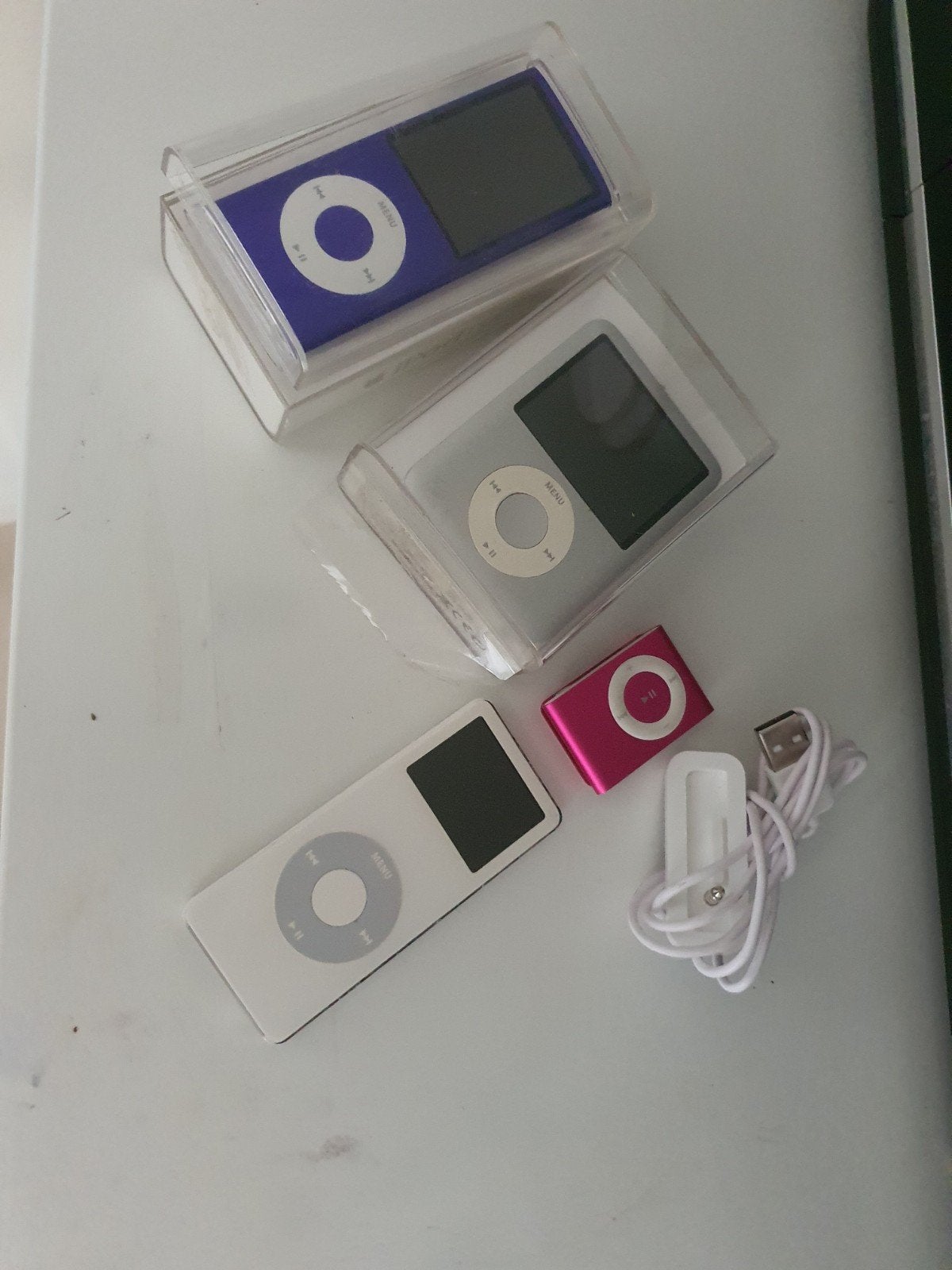 Mooie set Apple iPods (Nano & Shuffle) + accessoires ., Ophalen of Verzenden, Nano, 2 tot 10 GB