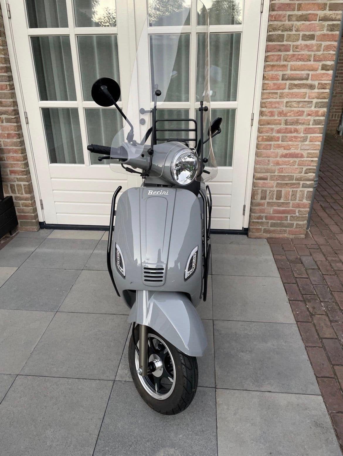 Scooter Berini 2024, Fietsen en Brommers, Ophalen, Zo goed als nieuw, Benzine, Overige merken