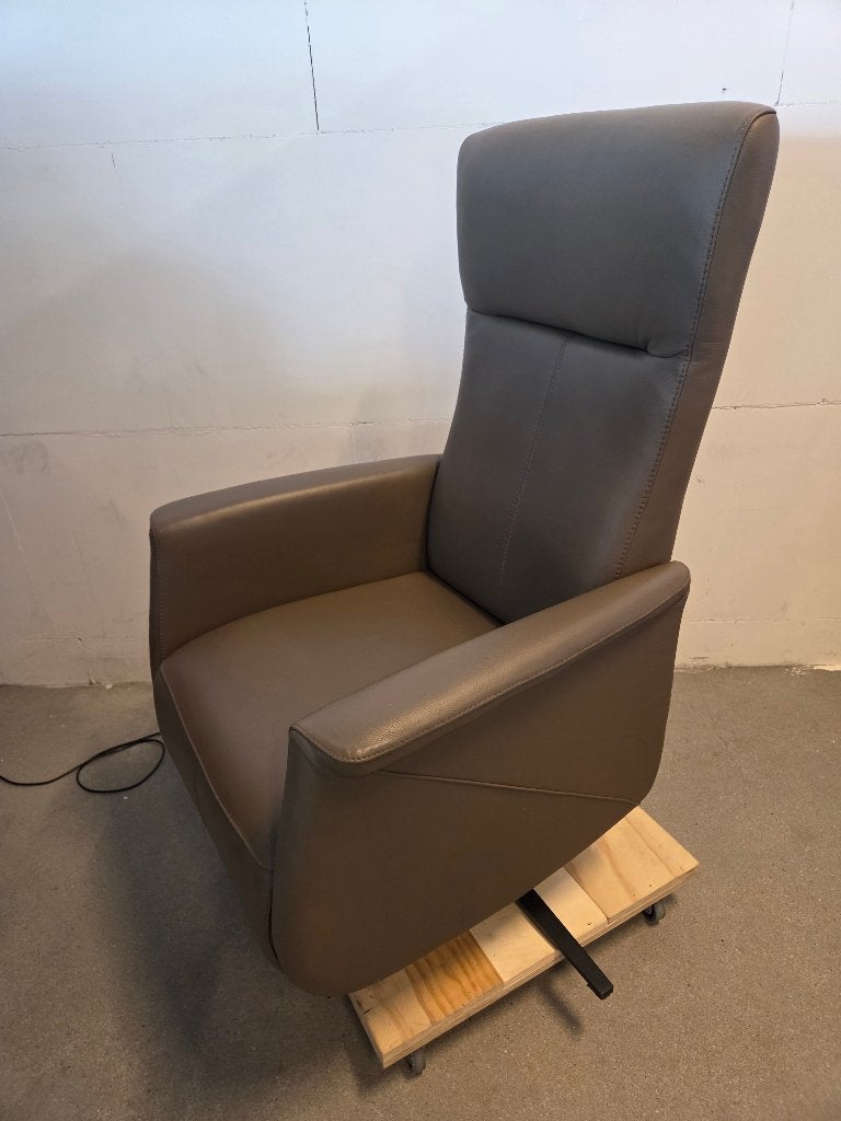 Luxe Prominent sta op stoel op draaivoet, Ophalen, Minder dan 75 cm, Leer, Zo goed als nieuw