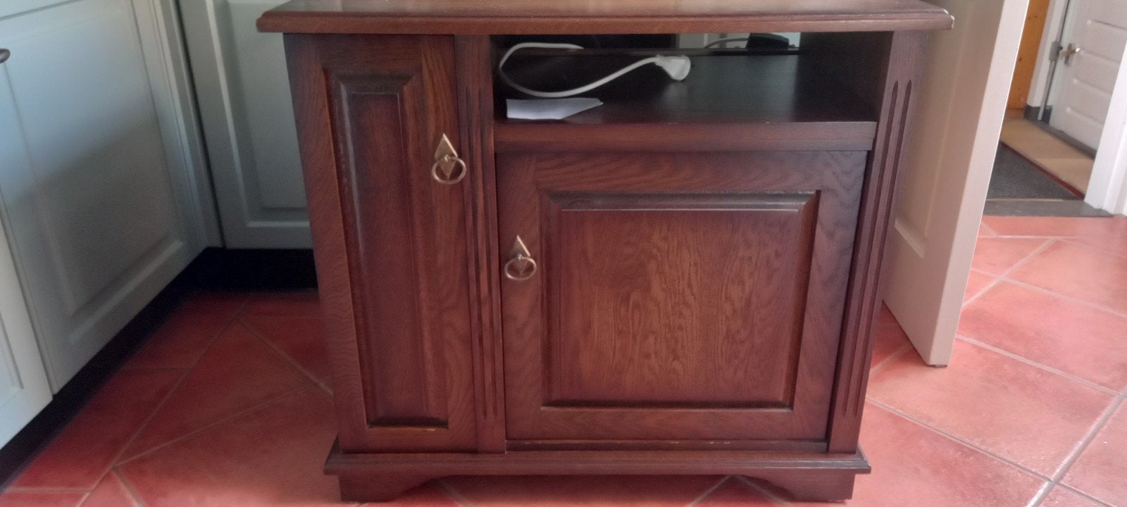 Donker Eiken TV- en CD-kast - 70x76x40 cm, Gebruikt, Ophalen of Verzenden, 25 tot 75 discs, Hout