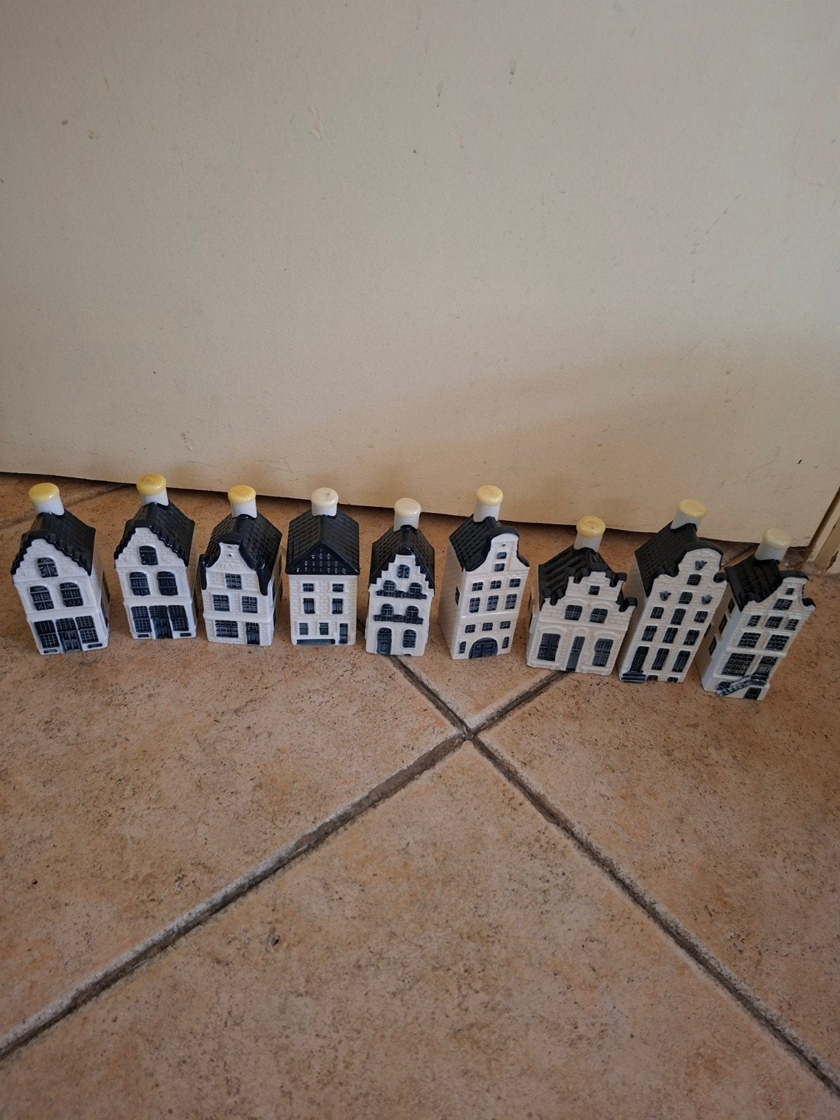 Delft Blauwe KLM huisjes - Diverse nummers, Verzamelen, KLM Huisjes, Ophalen of Verzenden, Gebruikt, 1 t/m 20, Gevuld