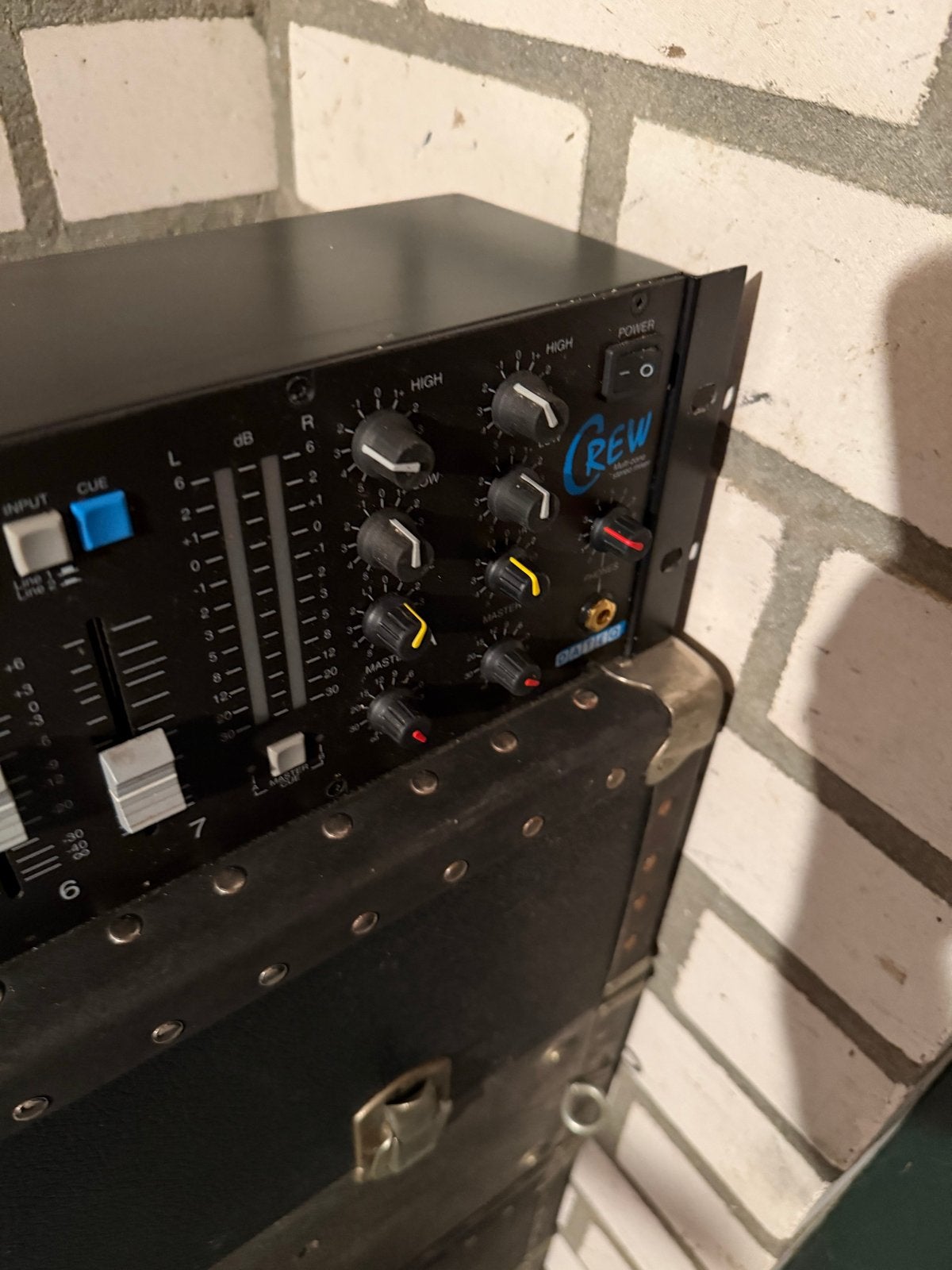 Foto 3 van Dateq Crew Multi-zone Stereo Mixer - Perfecte Staat