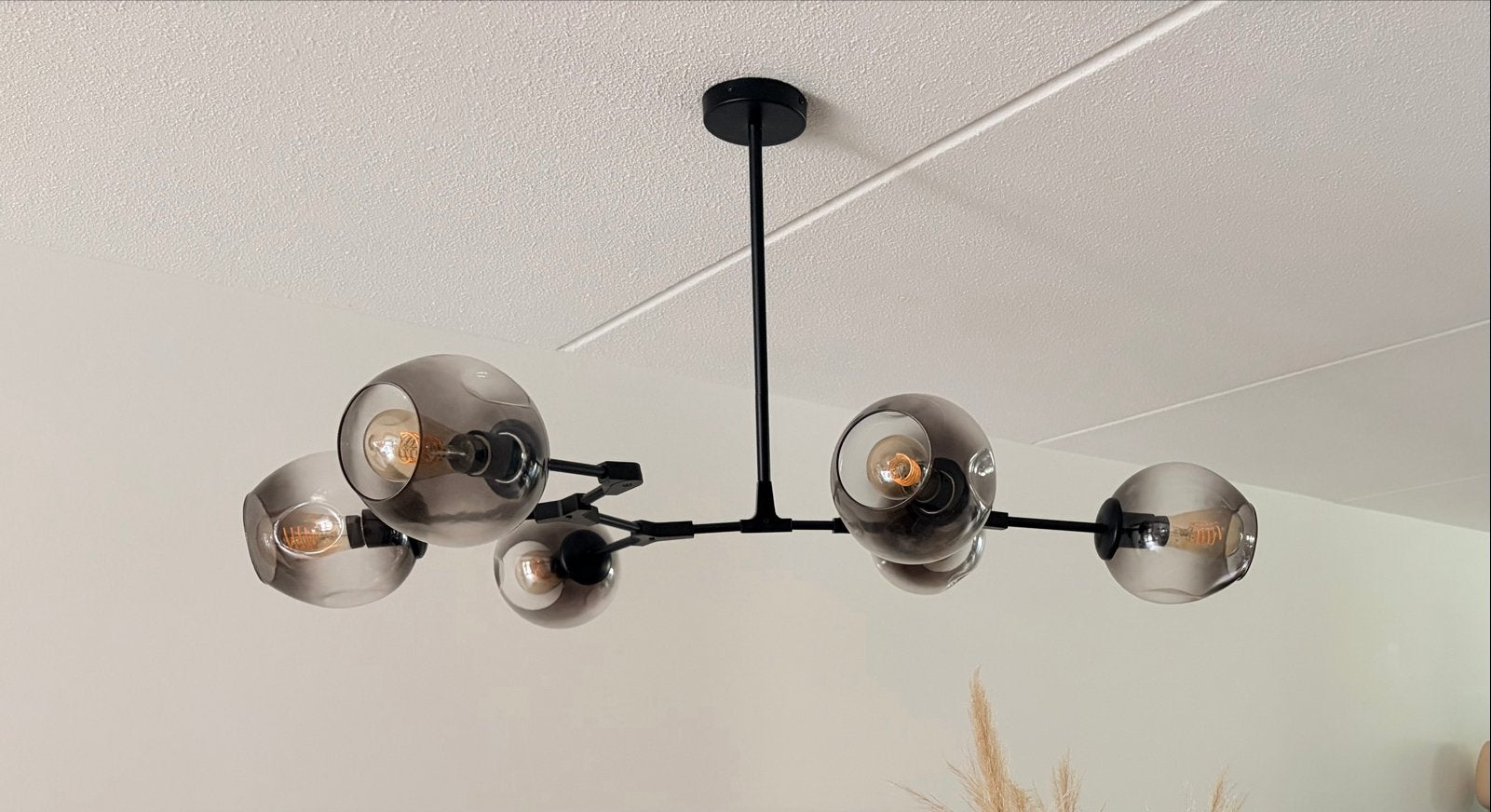 Moderne hanglamp met 6 rookglazen bollen - beugel scheef, Ophalen, Gebruikt, Glas