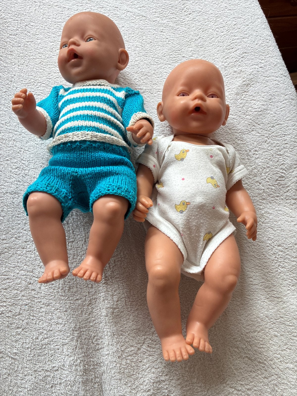 Twee Baby Born poppen met kleding, Kinderen en Baby's, Speelgoed | Poppen, Ophalen of Verzenden, Gebruikt, Babypop