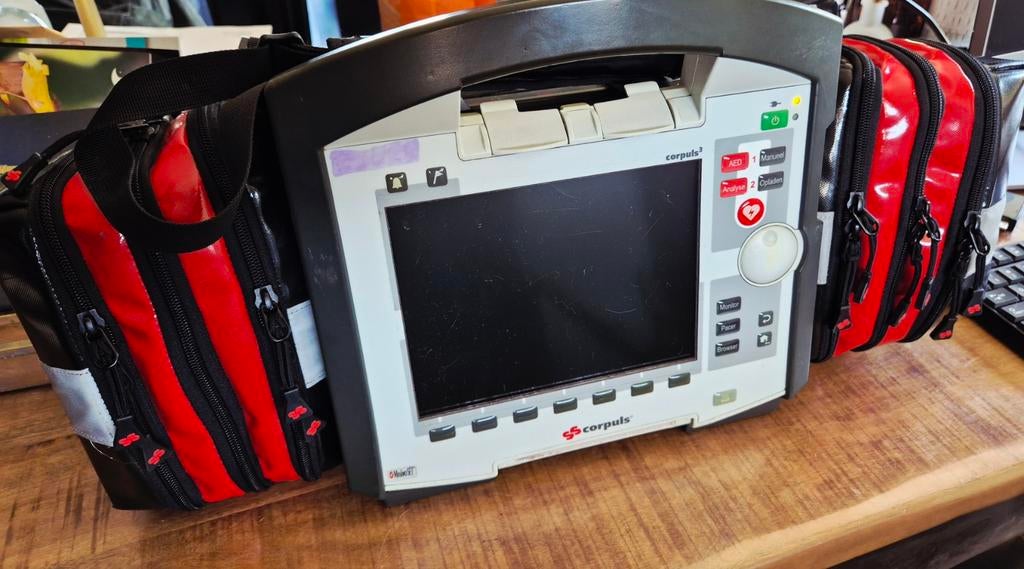 Te Huur Corpuls C3 defibrillator/Aed/Monitor, Diversen, Ophalen of Verzenden