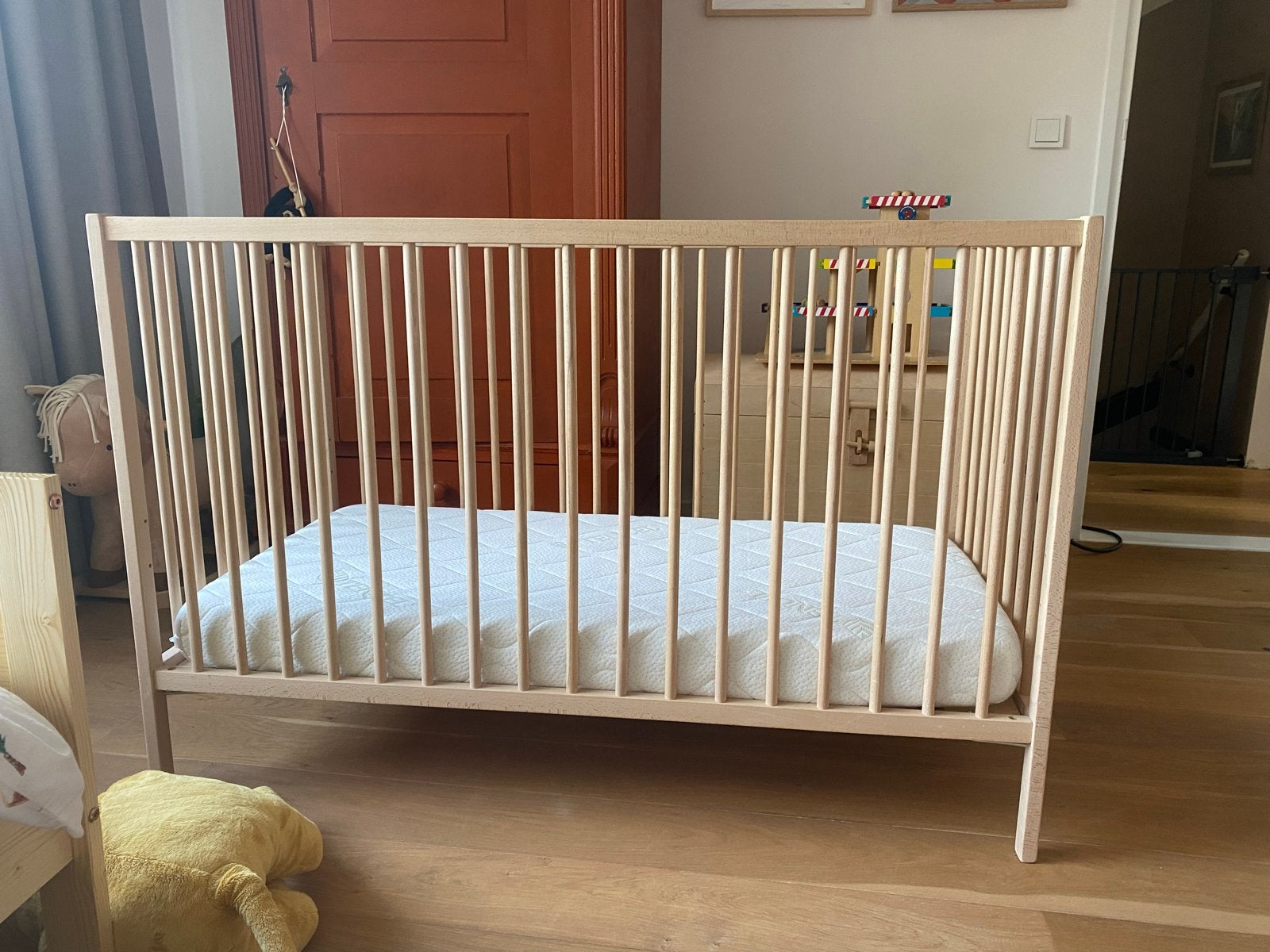 Puck Ledikant 60x120 cm Naturel Gelakt met Matras en Topper, Kinderen en Baby's, Ophalen, Zo goed als nieuw, Ledikant
