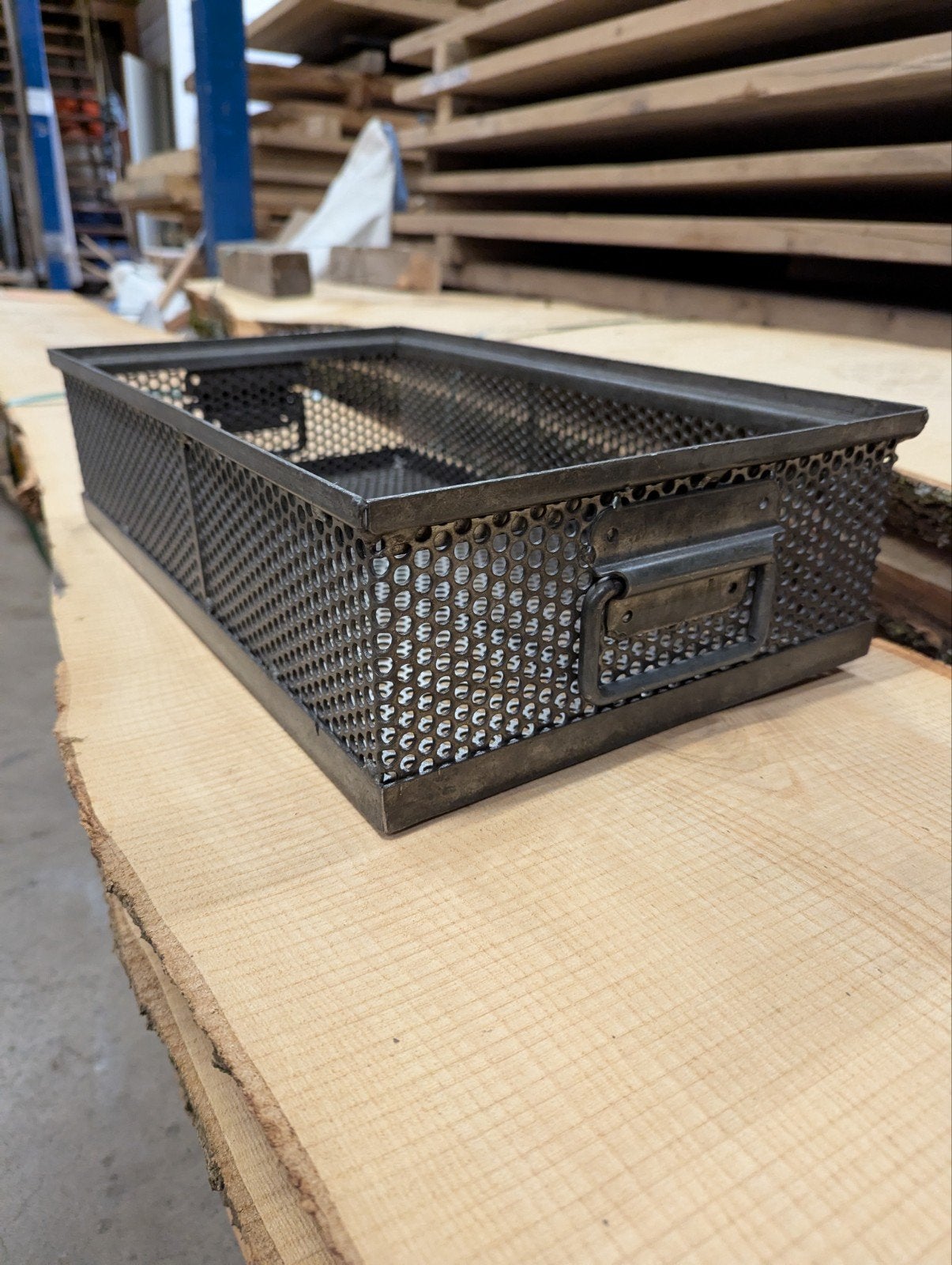 Metalen opbergmand / krat - Industrieel design, Gebruikt, 50 tot 100 cm, Ophalen of Verzenden, Metaal