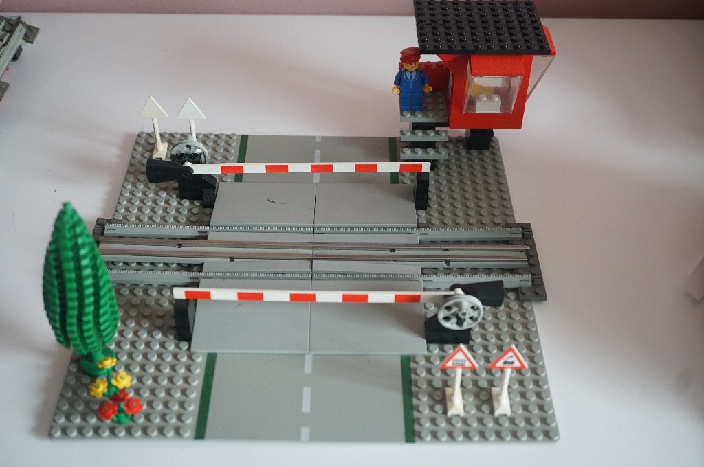 12 volt Lego trein spoorwegovergang compleet met boekje 7835, Kinderen en Baby's, Speelgoed | Duplo en Lego, Compleet, Gebruikt