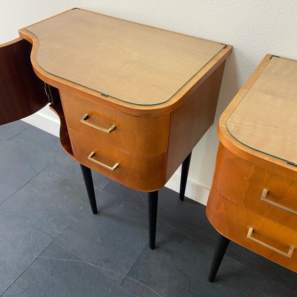 Set van 2 vintage nachtkastjes met 2 laden en deur, Huis en Inrichting, Slaapkamer | Nachtkastjes, Ophalen, Gebruikt, 55 tot 70 cm