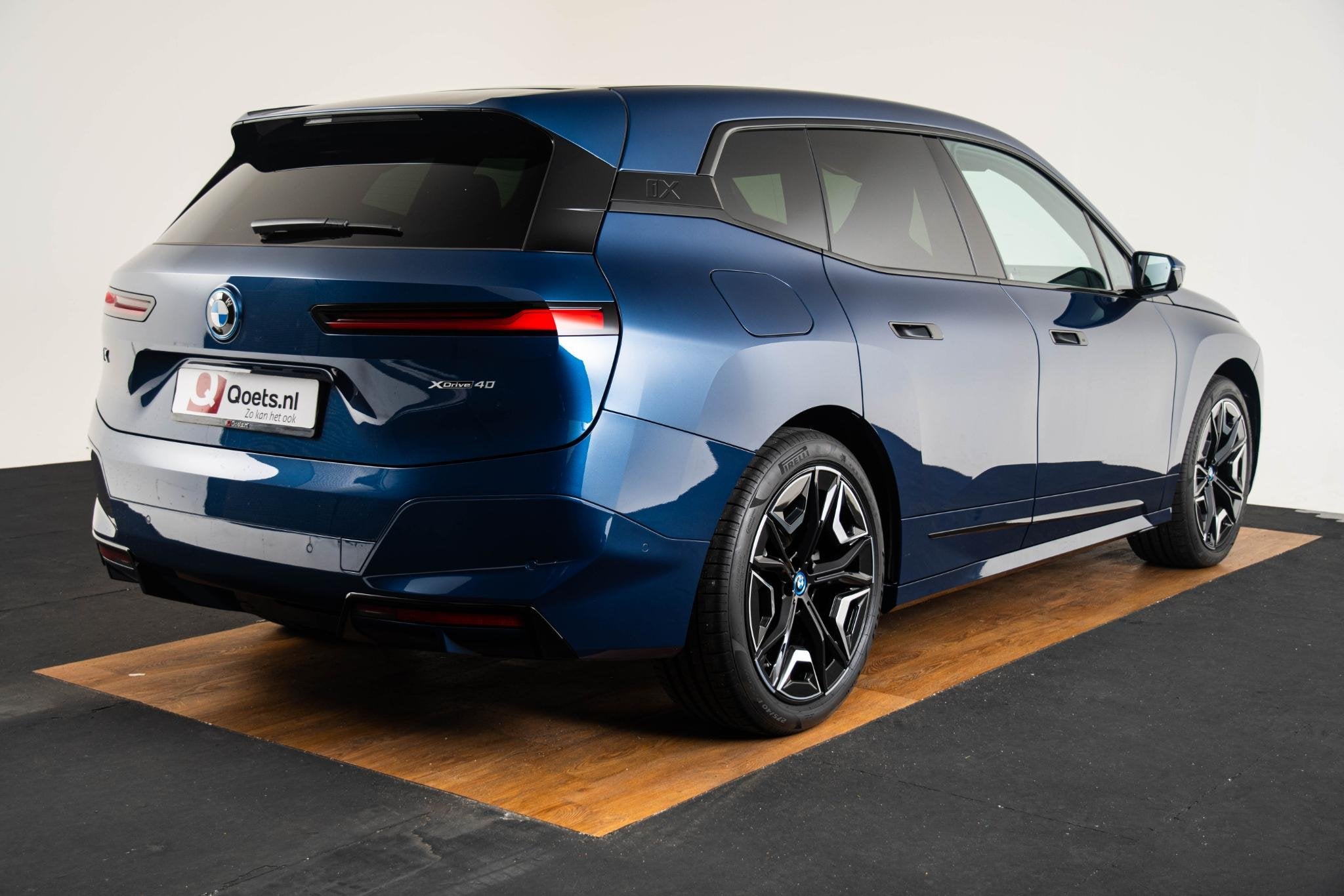 BMW iX xDrive40 Excellence 77 kWh Trekhaak - Panoramadak - D, Auto's, Automaat, Stof, Gebruikt, Met garantie (alle)