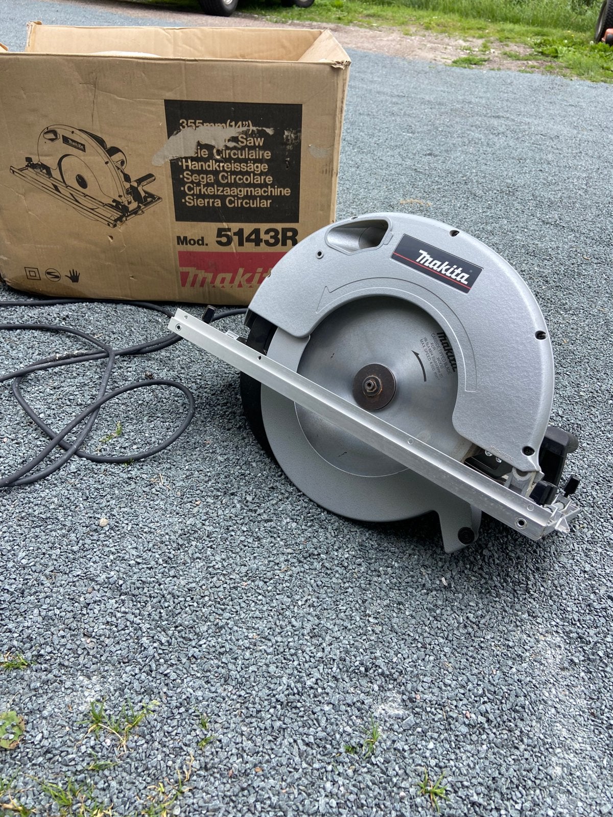 Makita 5143R 220V cirkelzaag 355mm!!, Ophalen, Cirkelzaag, Zo goed als nieuw, 30 tot 70 mm