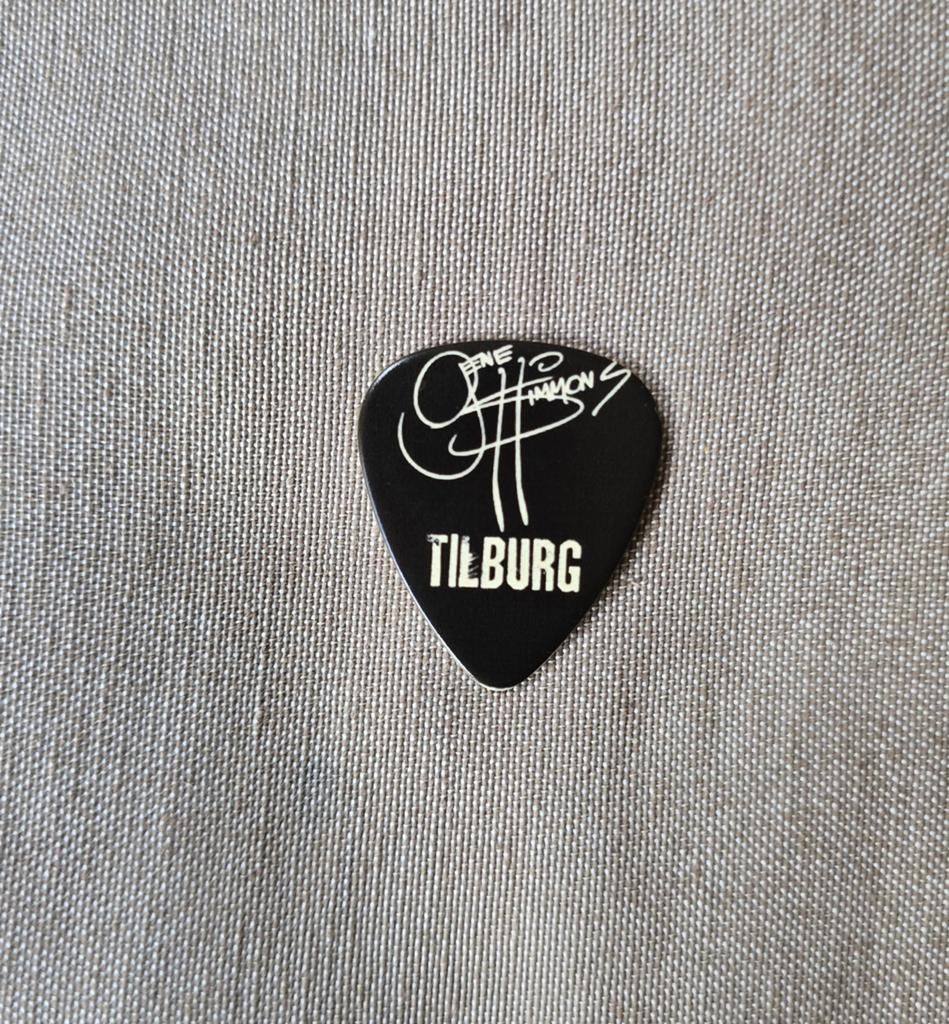 PLECTRUM GENE SIMMONS, Verzamelen, Muziek, Artiesten en Beroemdheden, Ophalen of Verzenden, Zo goed als nieuw, Overige typen, Gesigneerd