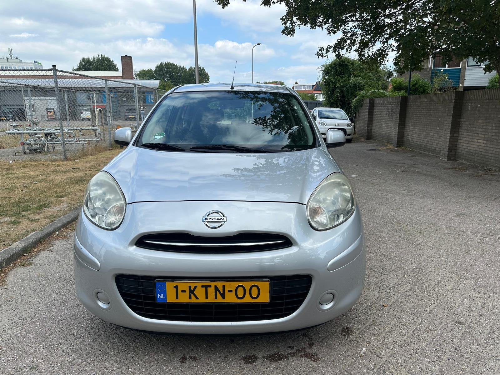 Nissan Micra 1.2 72KW 5DR 2013 Grijs, Auto's, Voorwielaandrijving, 40 €/maand, 1198 cc, 23 km/l