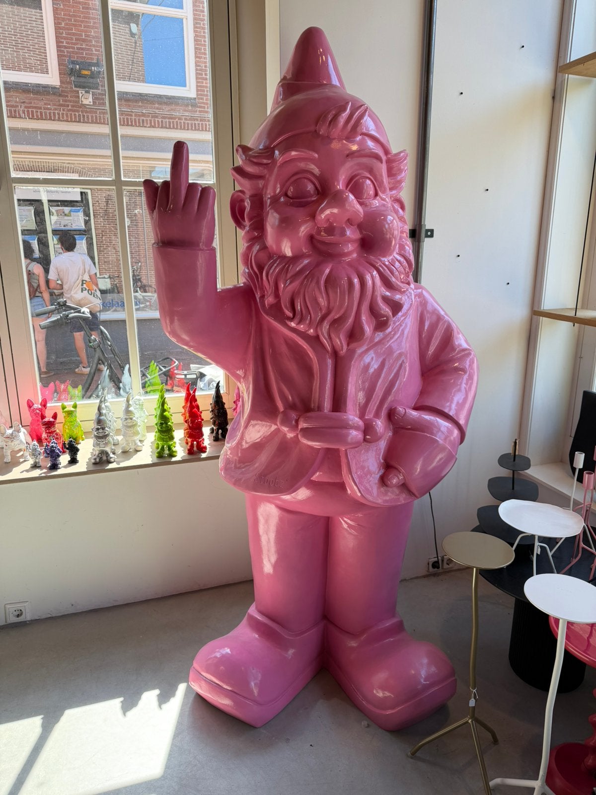 Stoobz kabouter roze 2 meter hoog, Ophalen, Zo goed als nieuw
