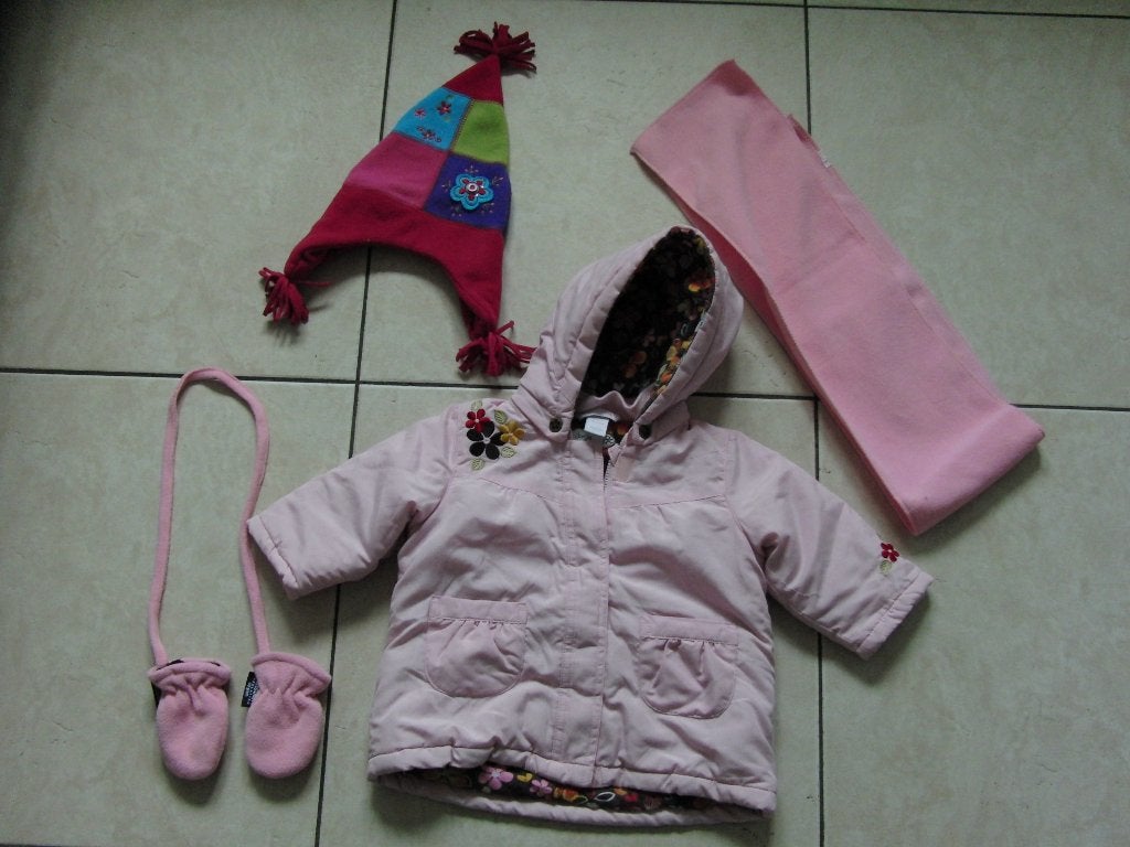 mooie roze winterjas van de H&M met wantjes, muts en sjaal, Meisje, H&M, Ophalen of Verzenden, Zo goed als nieuw