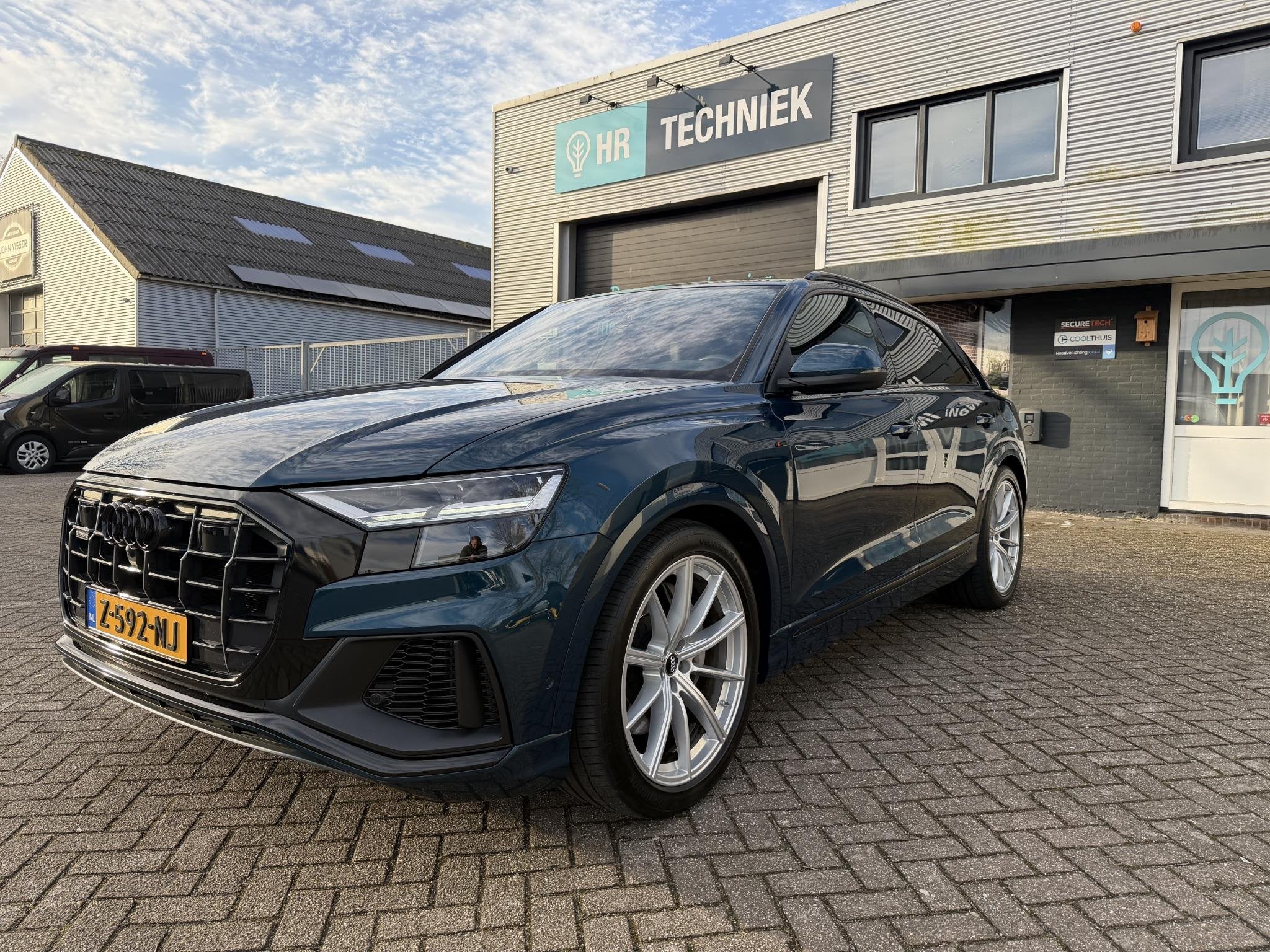 Audi Q8 55 TFSI e quattro Pro S-Line S-Line interieur l Luch, Auto's, Automaat, Gebruikt, 2995 cc, Plug-in hybride