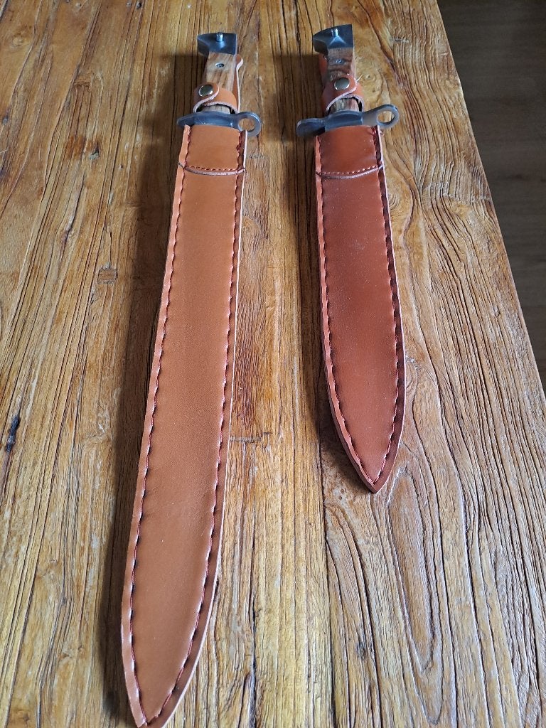 Foto 5 van Set met 2 Enorme AK47 Bajonetten AANBIEDING!