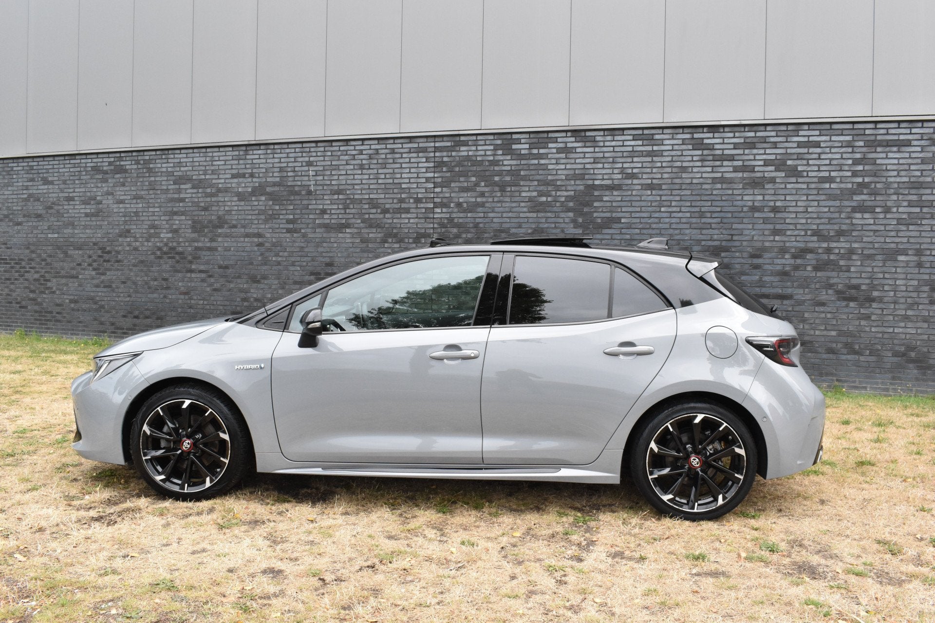Toyota Corolla 2.0 Hybrid GR-Sport Plus Pano Bi-tone Automaa, Auto's, 450 kg, Gebruikt, 4 cilinders, Origineel Nederlands