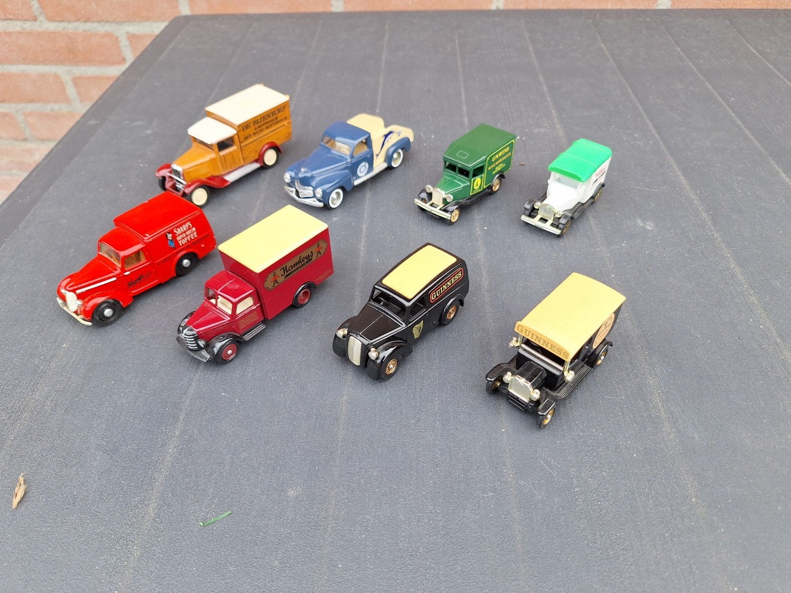 8 Oldtimer Modellen: Days Gone, Lledo, Solido (Guinness), Ophalen of Verzenden, Gebruikt, Auto, Solido