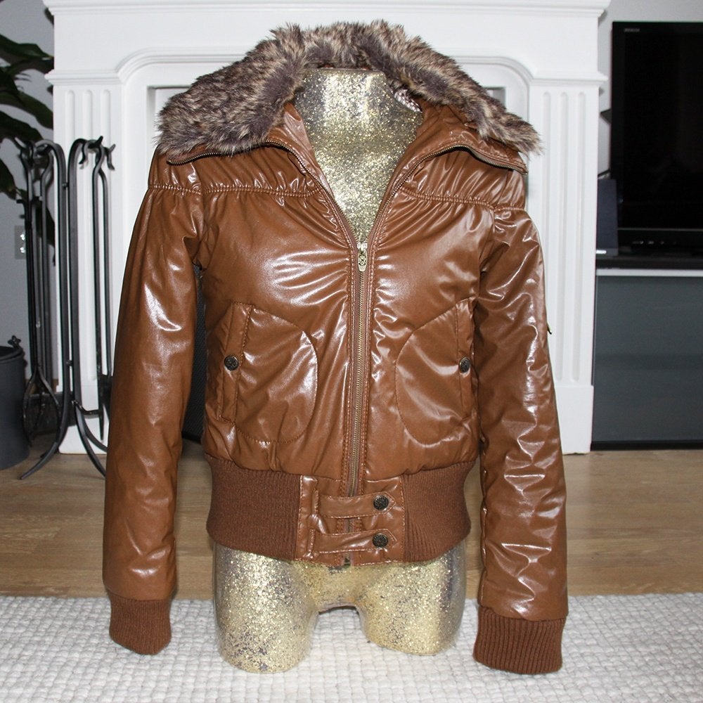 Zeer Mooie Warme BSK Jas (S) € 35,-, Kleding | Dames, Jassen | Winter, Bruin, Ophalen of Verzenden, Zo goed als nieuw, Maat 36 (S)