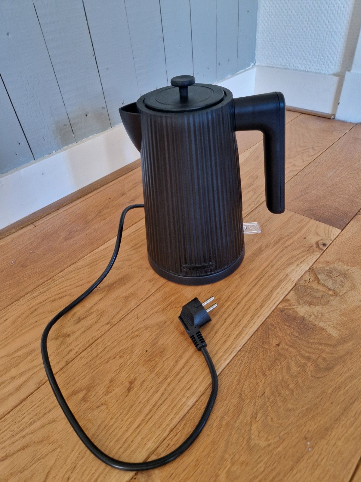 Silvercrest waterkoker - weinig gebruikt, 1 tot 2 liter, Ophalen of Verzenden, Zo goed als nieuw, Draadloos