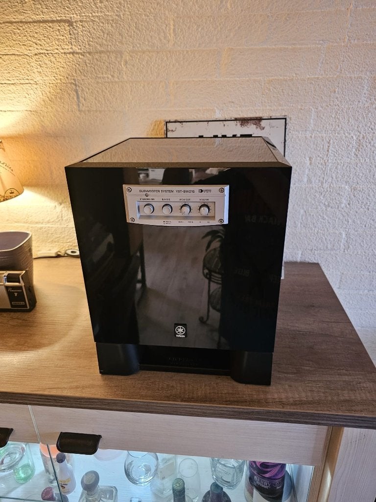 Yamaha YST-SW215, Actieve Sub, Subwoofer, Zo goed als nieuw, Ophalen, 150 watt of meer