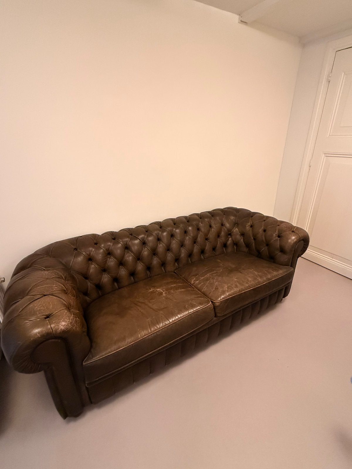 Chesterfield bank bruin leer, Ophalen, Gebruikt, Klassiek, chesterfield, Driepersoons