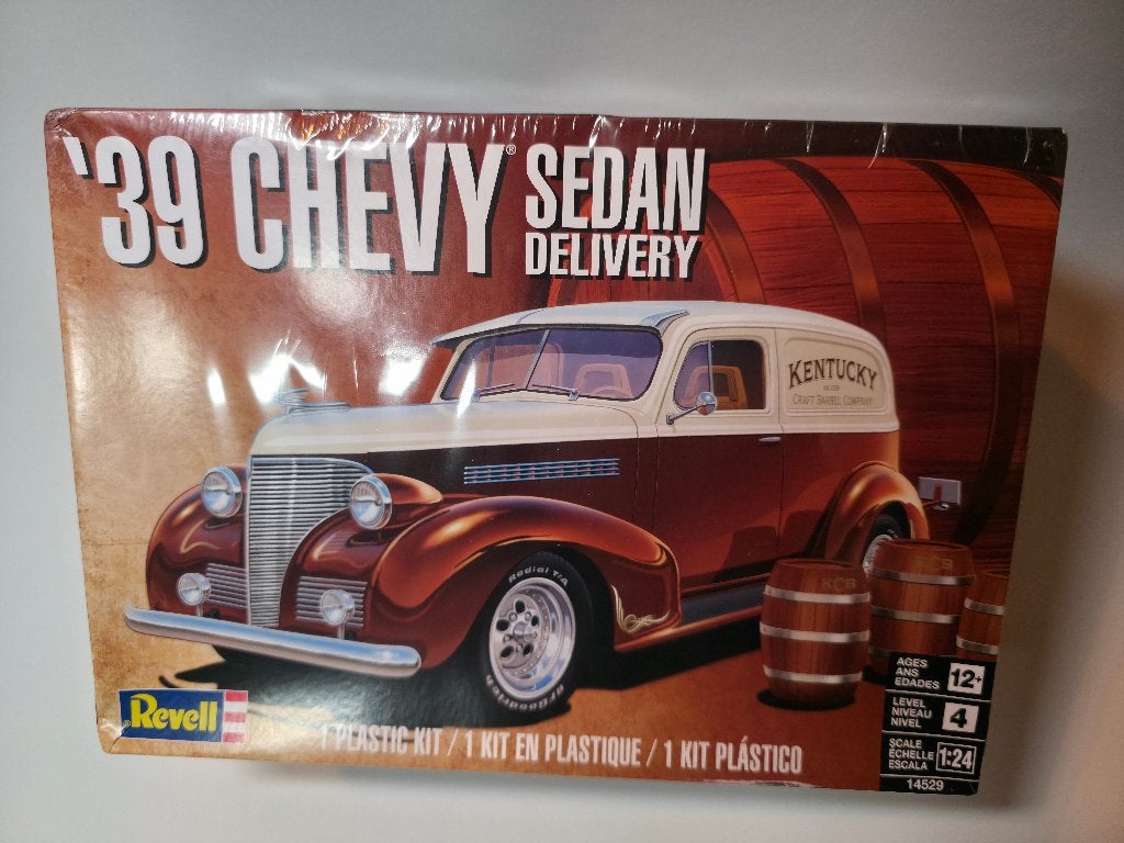 REVELL 1939 Chevy Sedan Delivery 1/24 Scale NEW - SEALED, Verzenden, Revell, Groter dan 1:32, Nieuw