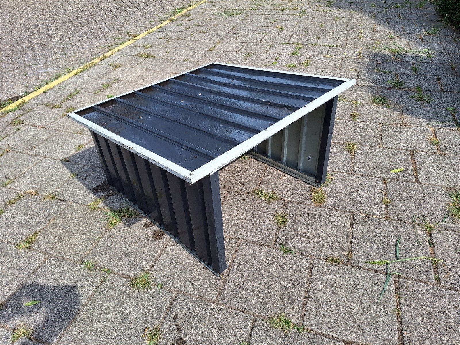 Aluminium robot grasmaaier garage met werkende gasveren, Tuin en Terras, Ophalen, Gebruikt, Metaal, Overige typen