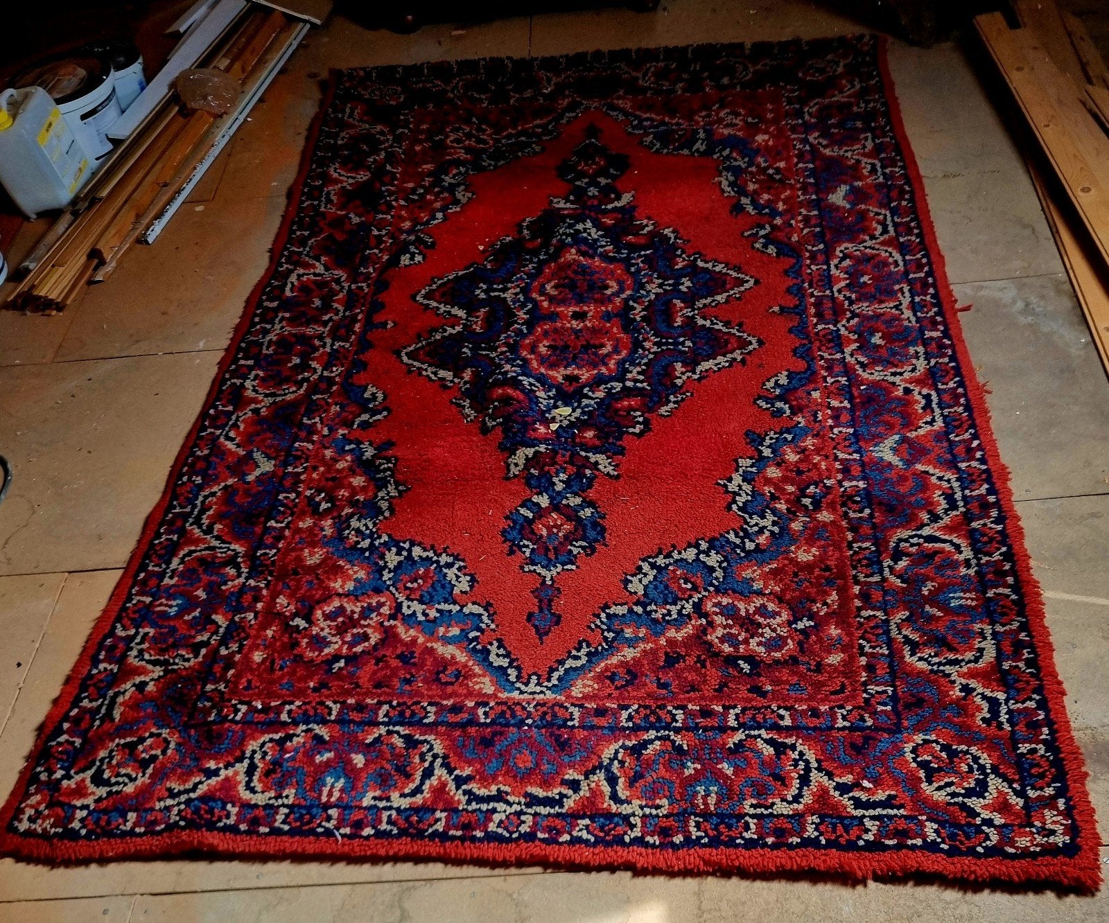 Vintage Perzisch tapijt - Rood met blauw patroon, Huis en Inrichting, Ophalen, Gebruikt, Perzisch, Vintage, Blauw