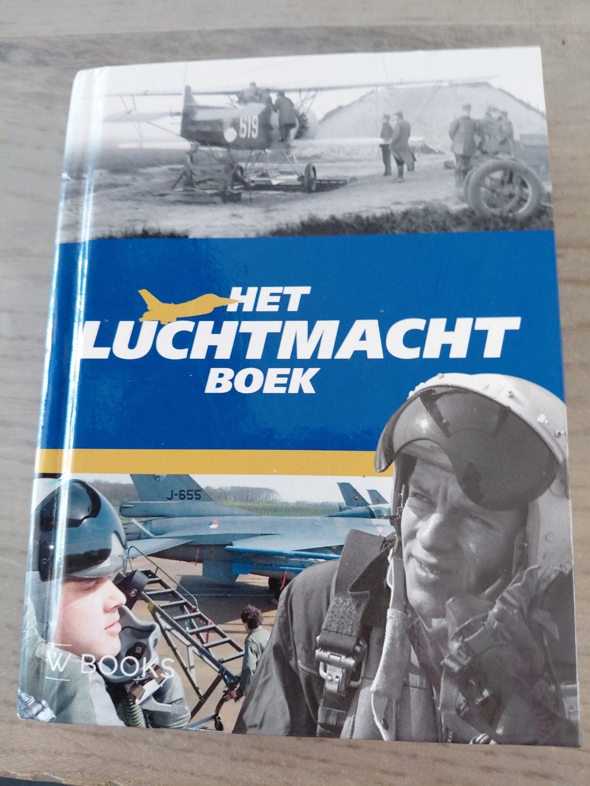 Het Luchtmacht Boek - Geschiedenis Koninklijke Luchtmacht, Onbekend, Ophalen of Verzenden, Zo goed als nieuw, 1945 tot heden