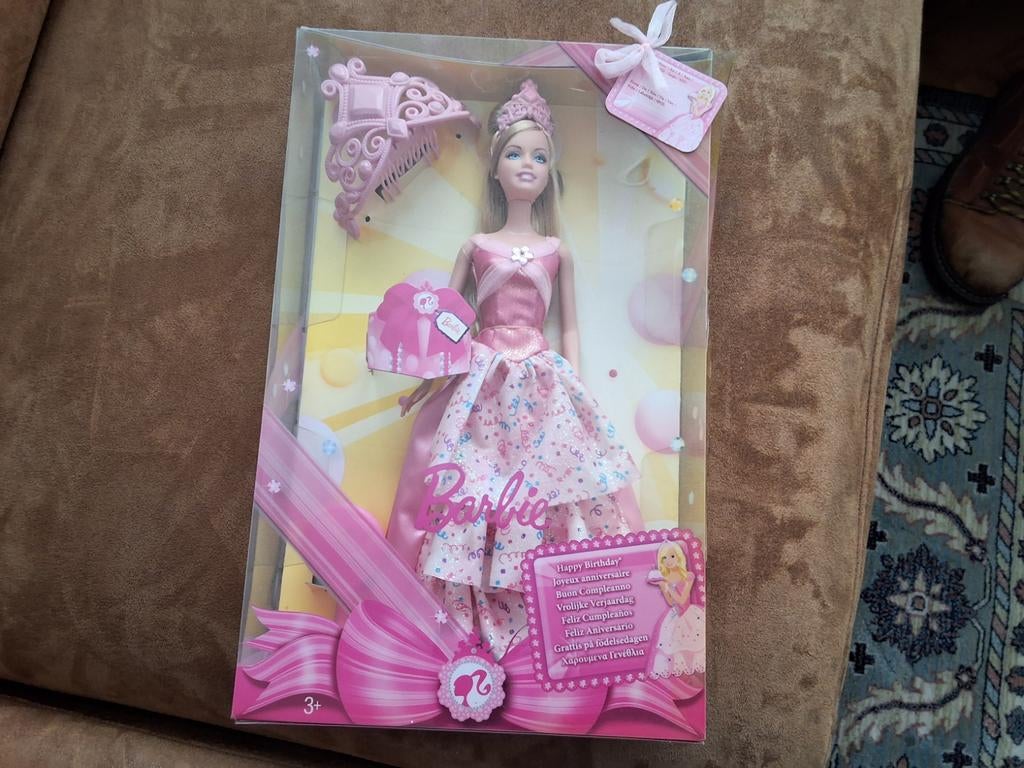 2008 Mattel Happy Birthday To You Barbie Doll m. Tiara, Ophalen of Verzenden, Nieuw, Barbie