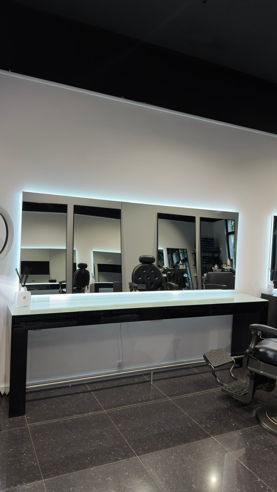 2x Kapsalon werktafels /salonmeubels–zwart–1 met glazen blad, Ophalen, Zo goed als nieuw, Rechthoekig, Minder dan 100 cm
