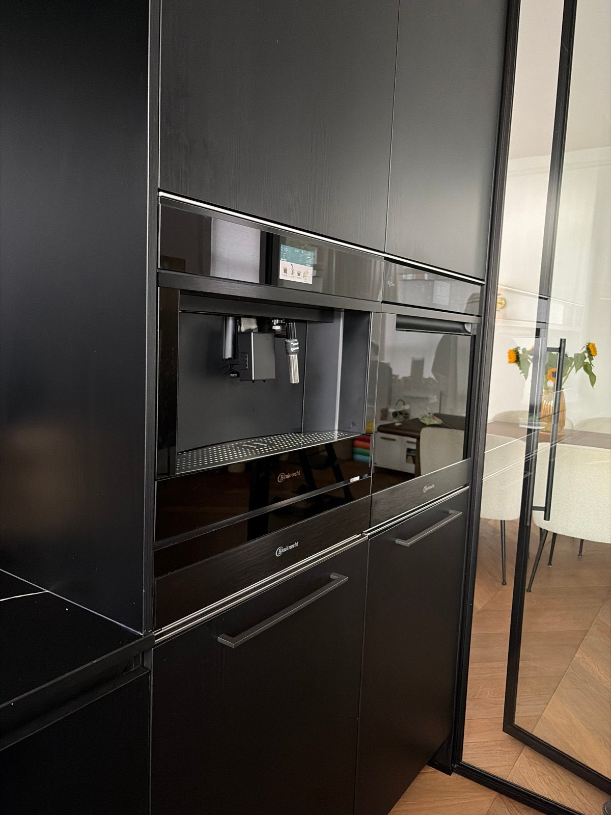 Bauknecht volautomatische koffiemachine met warmhoudlade, Ophalen, 10 kopjes of meer, Koffiemachine, Koffiebonen