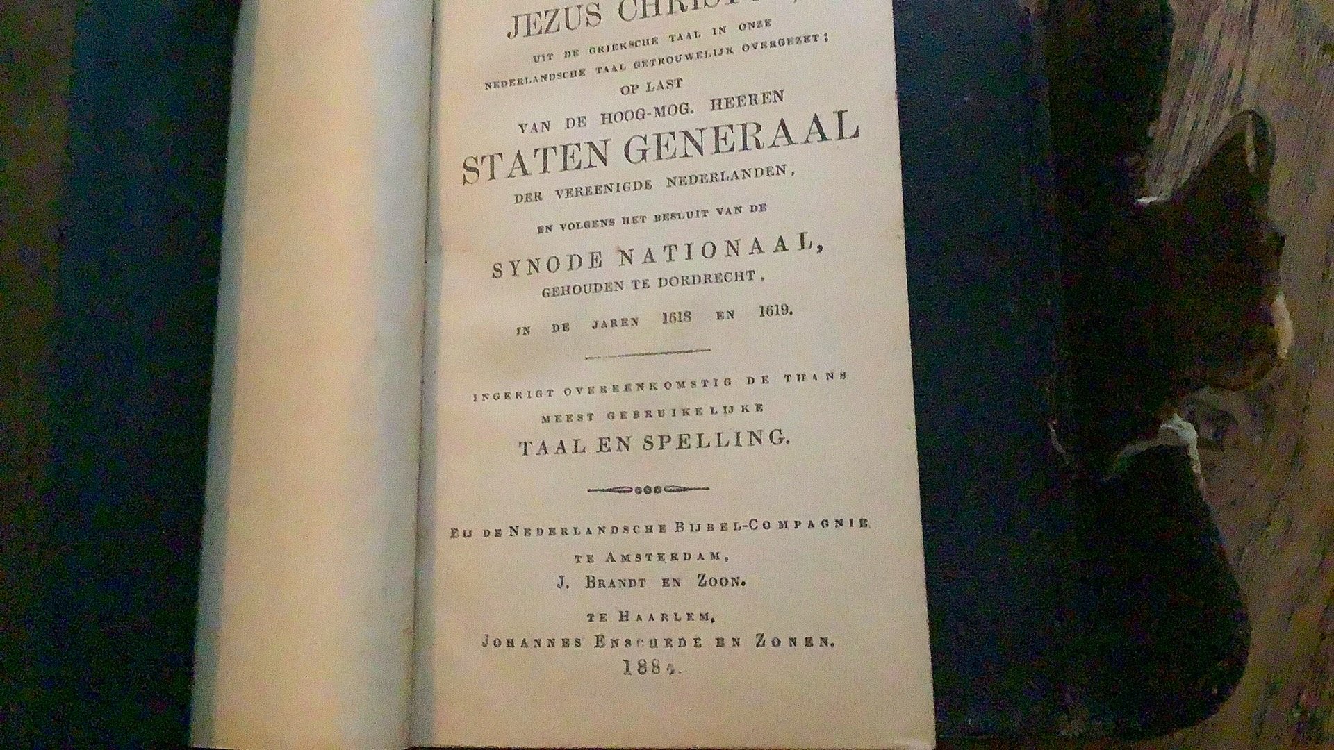 Nieuwe testament bijbel 1884 gehavend bieden vanaf 50€, Ophalen of Verzenden, Gelezen, Overige religies