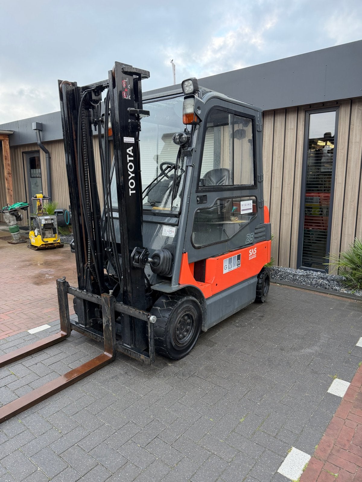 Toyota 7FBMF25 Elektrische Heftruck - 2500 kg hefcapaciteit, Zakelijke goederen, Machines en Bouw | Heftrucks en Intern transport