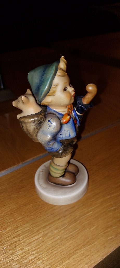 Hummel beeldje nr. 198. Getaxeerd op €215. Bieden maar!, Ophalen of Verzenden, Zo goed als nieuw, Hummel