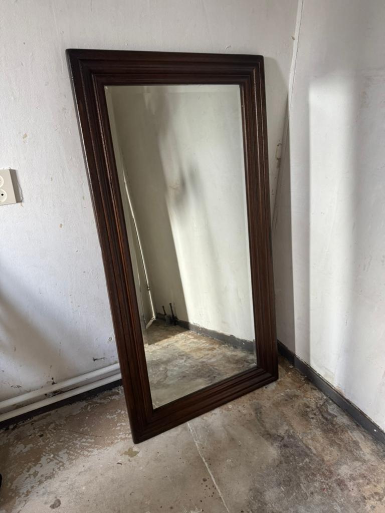 Donkerbruine houten lijst spiegel, Huis en Inrichting, Woonaccessoires | Spiegels, Ophalen, Gebruikt, 100 tot 150 cm, Rechthoekig