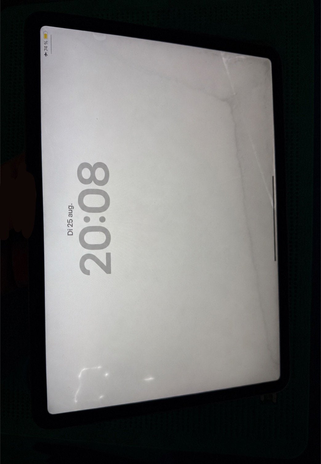 Foto 4 van Apple iPad Pro 11" 2020 scherm licht beschadigd