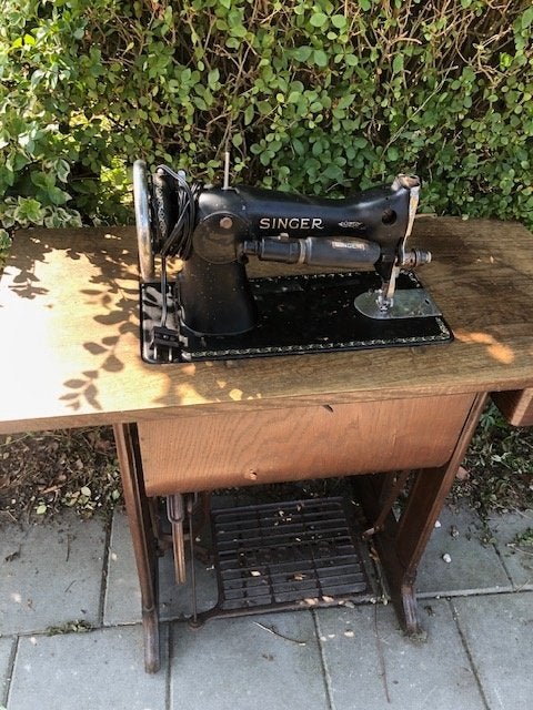 Singer trap-naaimachine  Goede staat  !!!!, Antiek en Kunst, Antiek | Naaimachines, Ophalen of Verzenden