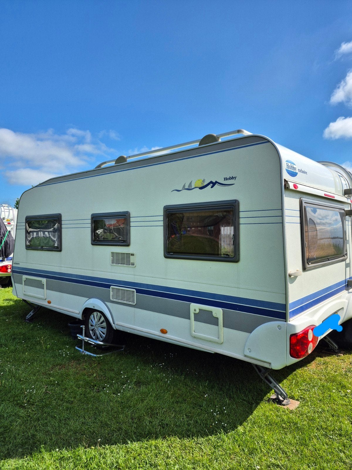 Hobby 495 UFE caravan, Caravans en Kamperen, Caravans, Particulier, tot en met 4, 1000 - 1250 kg, Rondzit, Hobby, Frans bed, 4 tot 5 meter