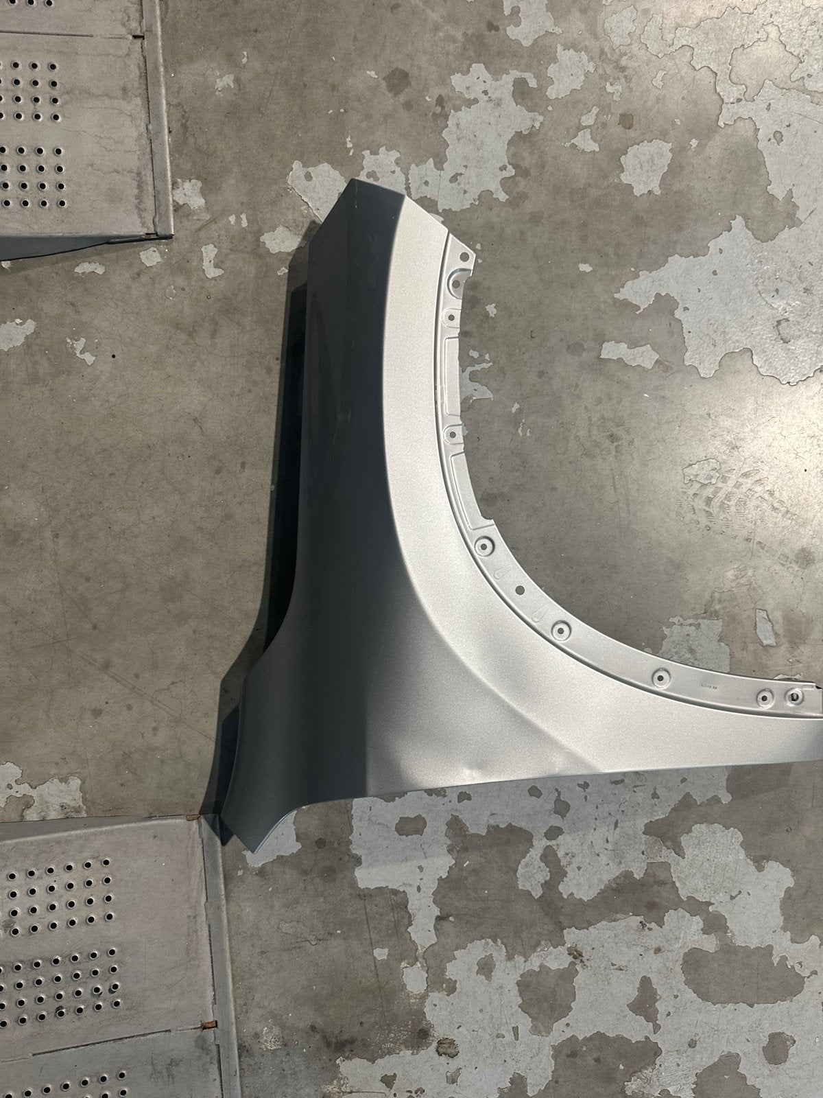 Spatbord rechts-voor BMW X1 (U11) xDrive 25e 1.5 TwinPower, Gebruikt, Voor, Ophalen of Verzenden, Spatbord
