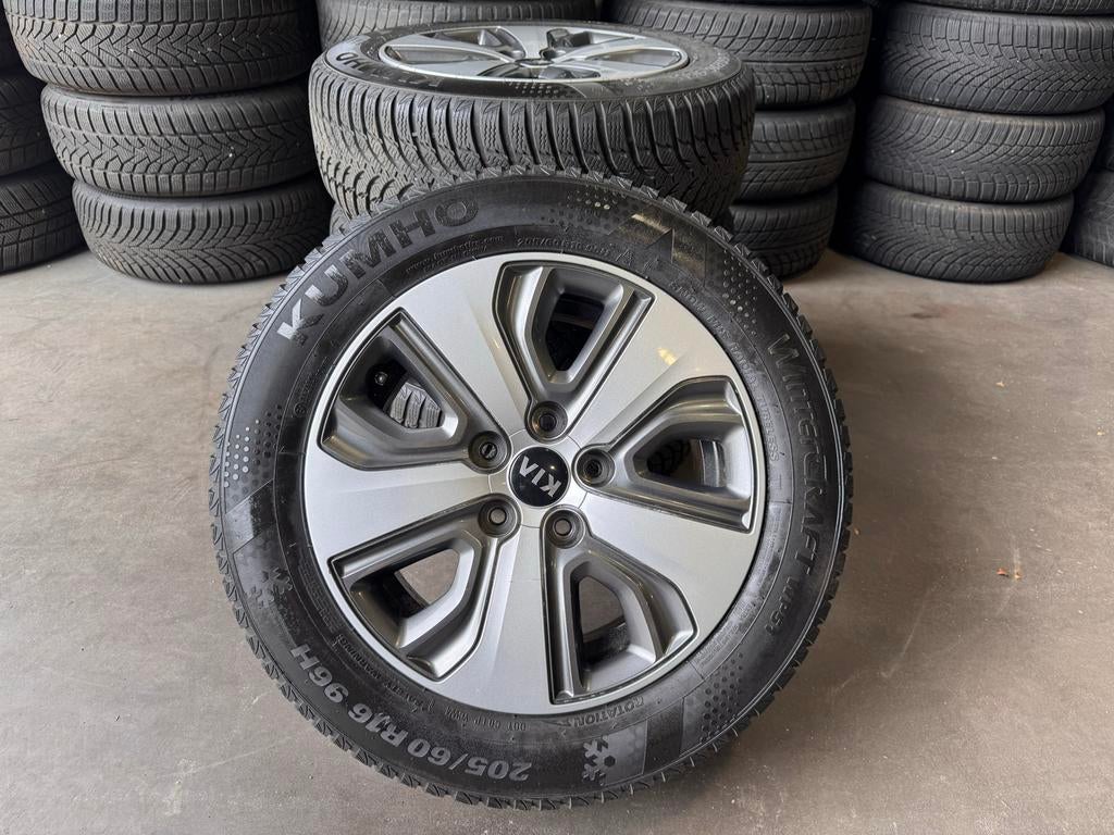 Originele Kia Niro winterset 205/60/R16 met goed profiel, Ophalen, Gebruikt, 16 inch, Banden en Velgen